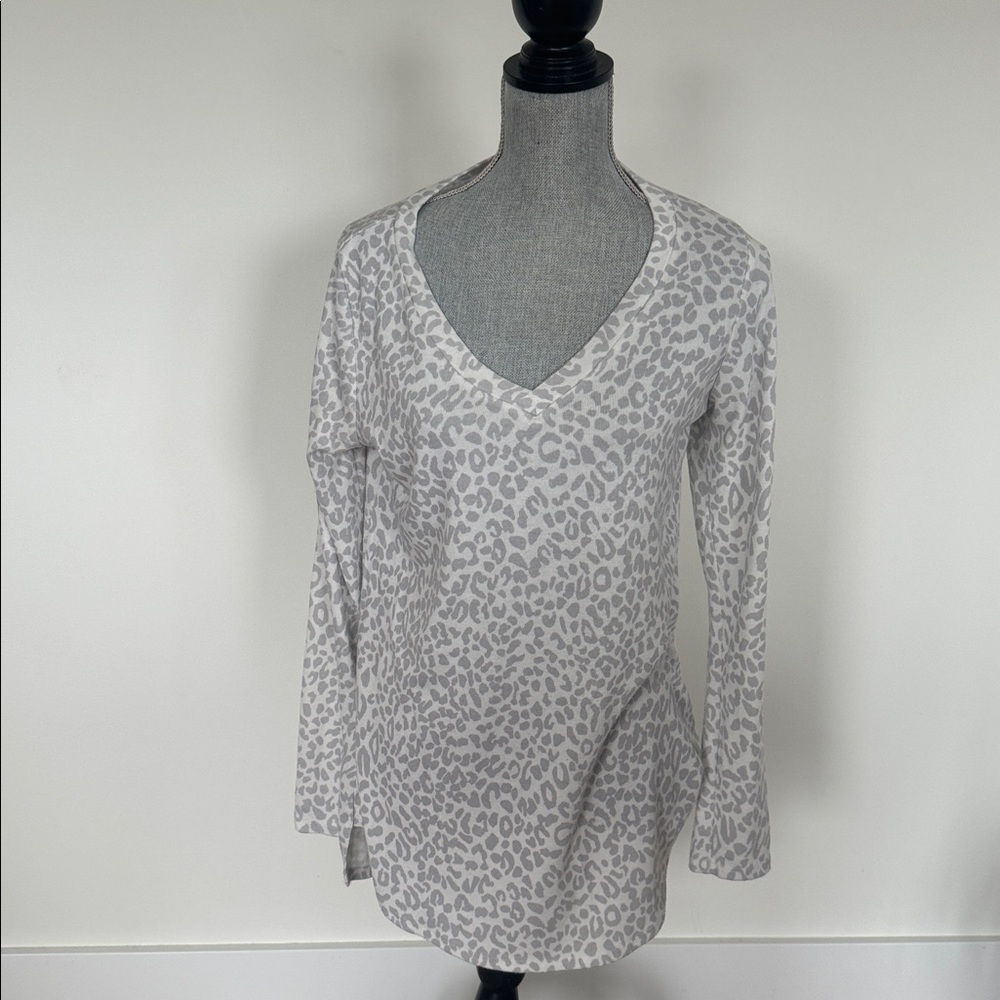 Leopard vneck